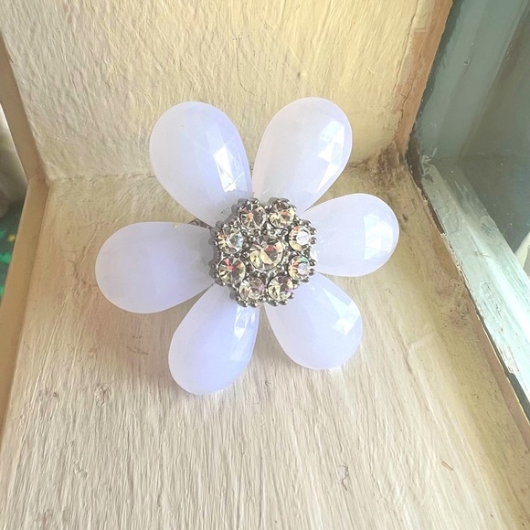 Jewelry - Acrylic Flower Ring